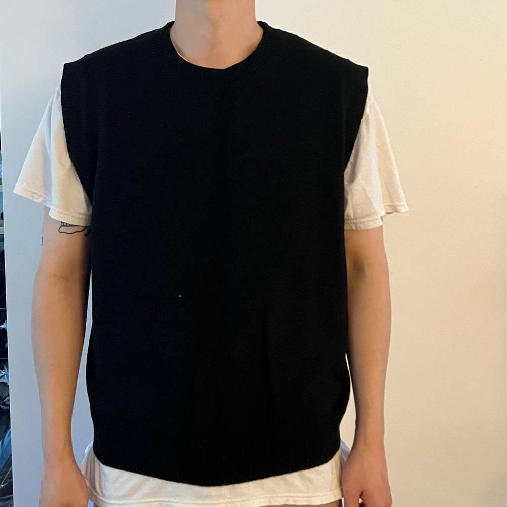 Men's Black Crewneck Knit Vest size L-XL